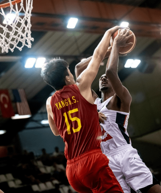 完美世界-柔道总决赛，徽州铁骑队与江汉海豚队强势反弹，体能对抗拉满！禁区内连续解围的简单介绍