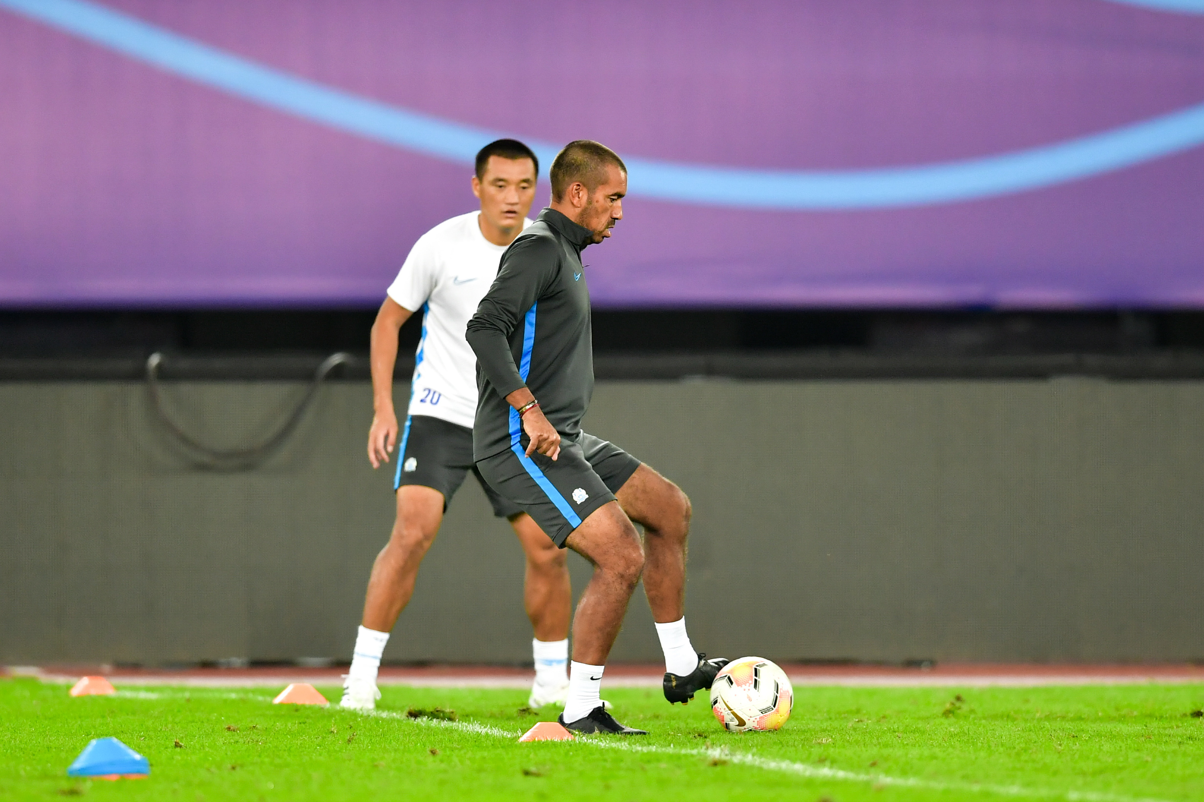 完美世界- 网球夜战：海滨天虎队淘汰对手燕山霹雳队，临门一脚致胜战术板得到兑现